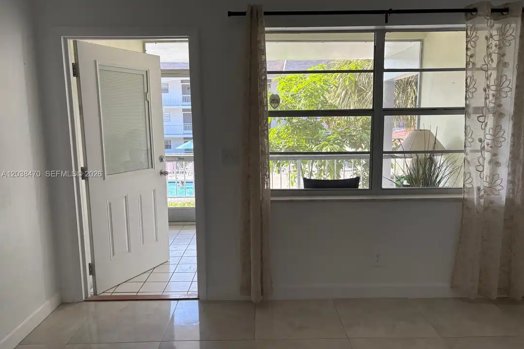 541 Blue Heron Dr unit 215 - View 5