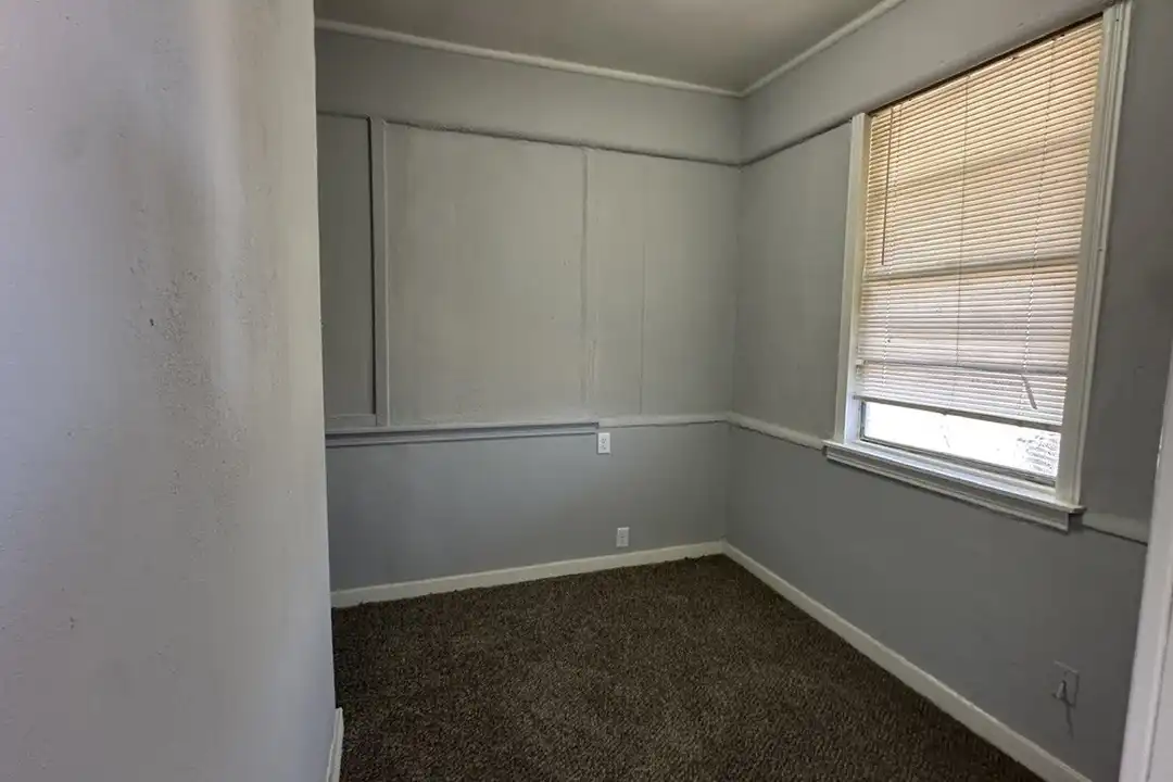 904 Herbert Ave unit A - View 4