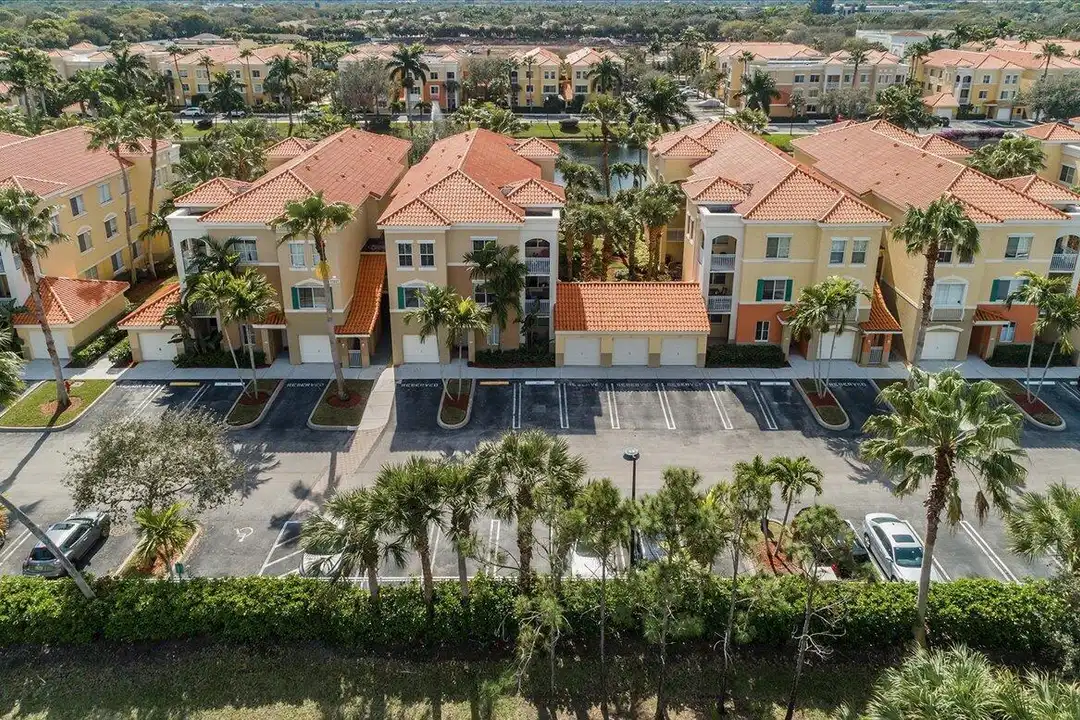 11013 Legacy Ln - View 4