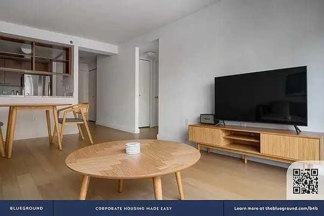 130 W 15th St unit 6G – pohled 5