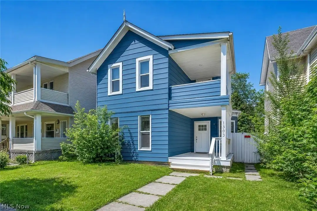 3010 Daisy Ave #UP – photo 1