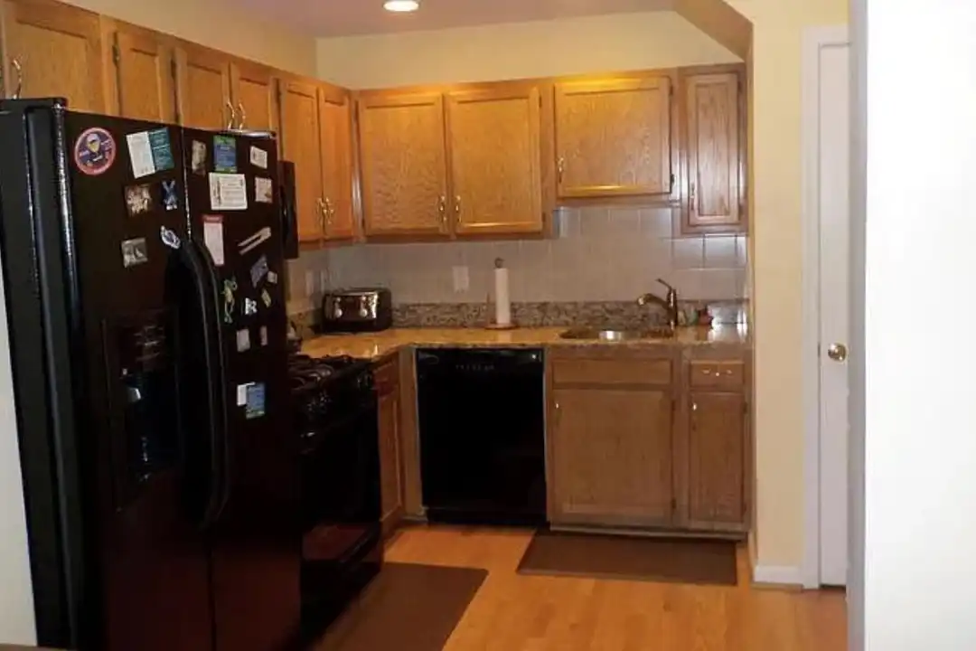 House in Germantown - View 2