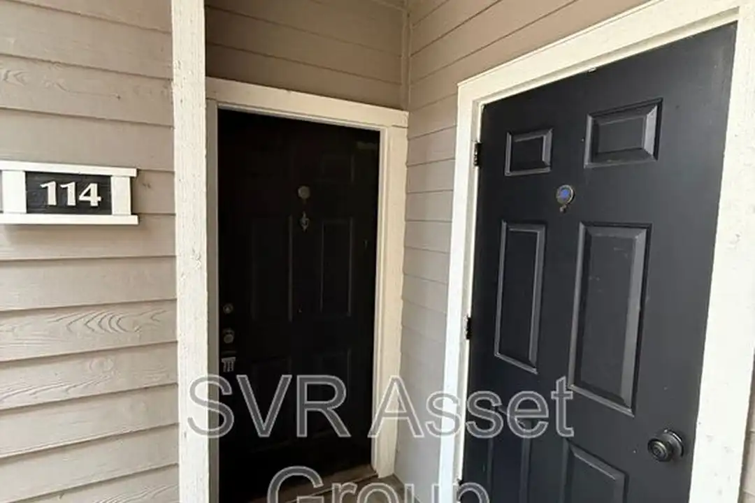 10000 Gate Pkwy N unit # 114 – pohled 4