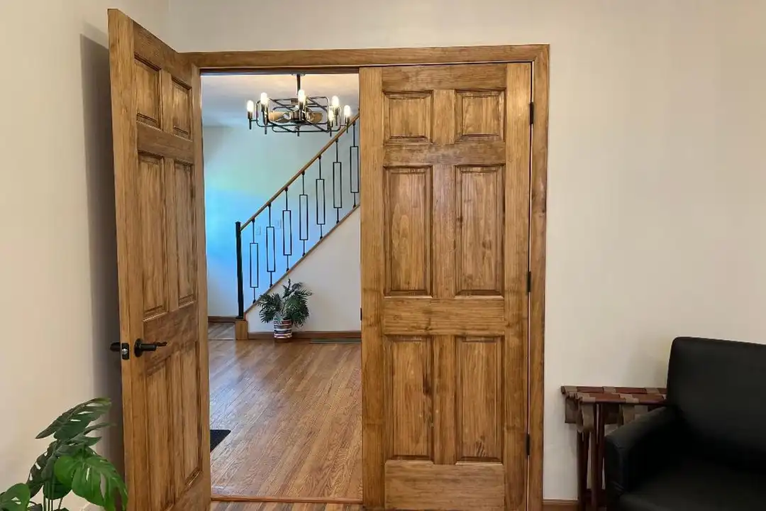 7515 Lawn Ave – pohled 6