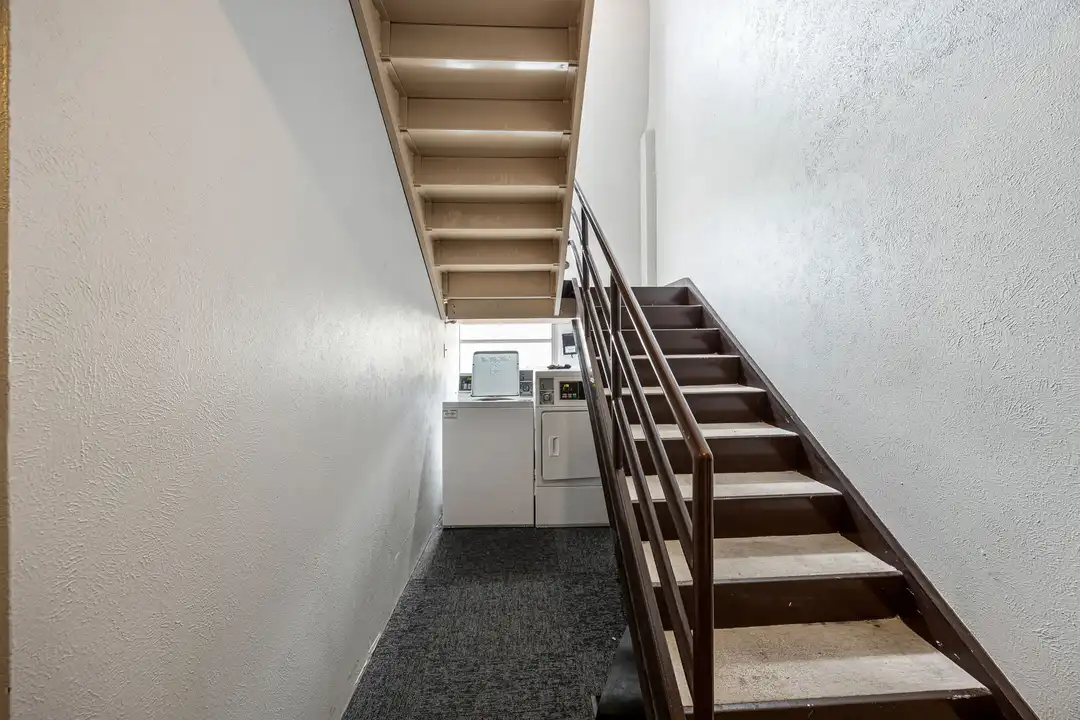 310 N Michigan St unit 402 - More
