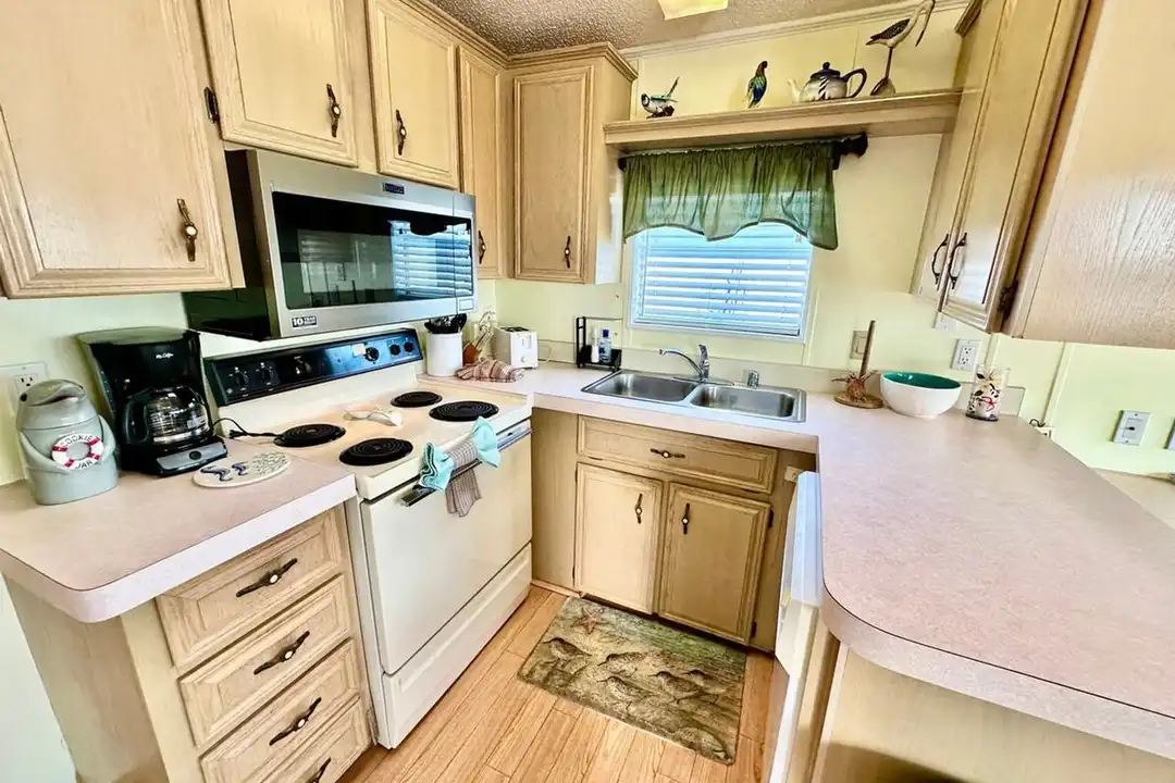 590 Nettles Blvd unit 1537486P - More