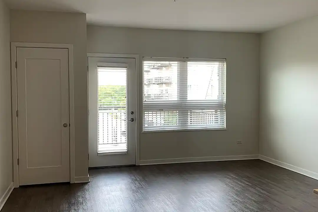 Midtown Square Apartments – photo 1