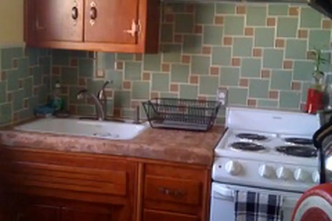 7 Virginia Ave – photo 1 of 10