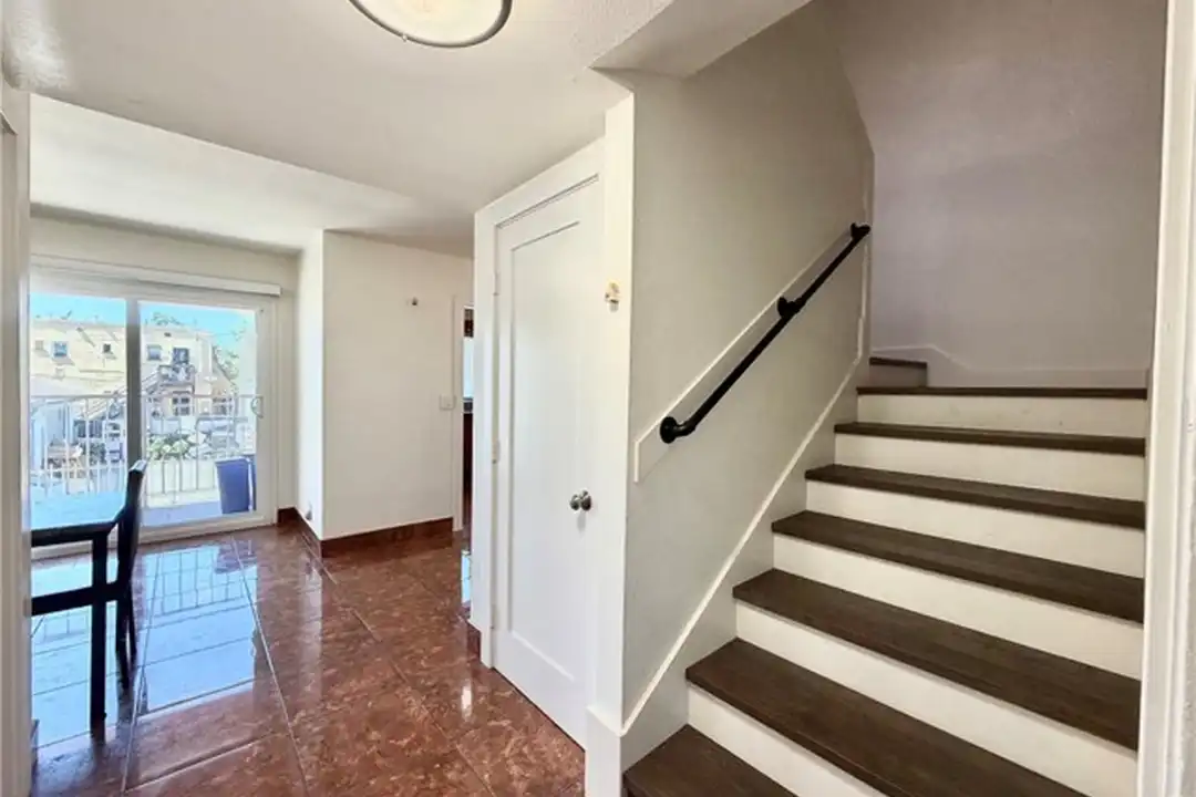 1477 W 20th St unit 7 - More