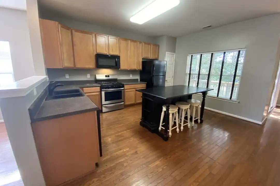 2810 Barrymore St unit UNIT 104 – pohled 6