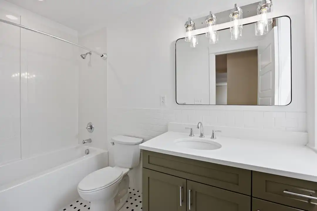 913 Greenway Ct unit 02 - More