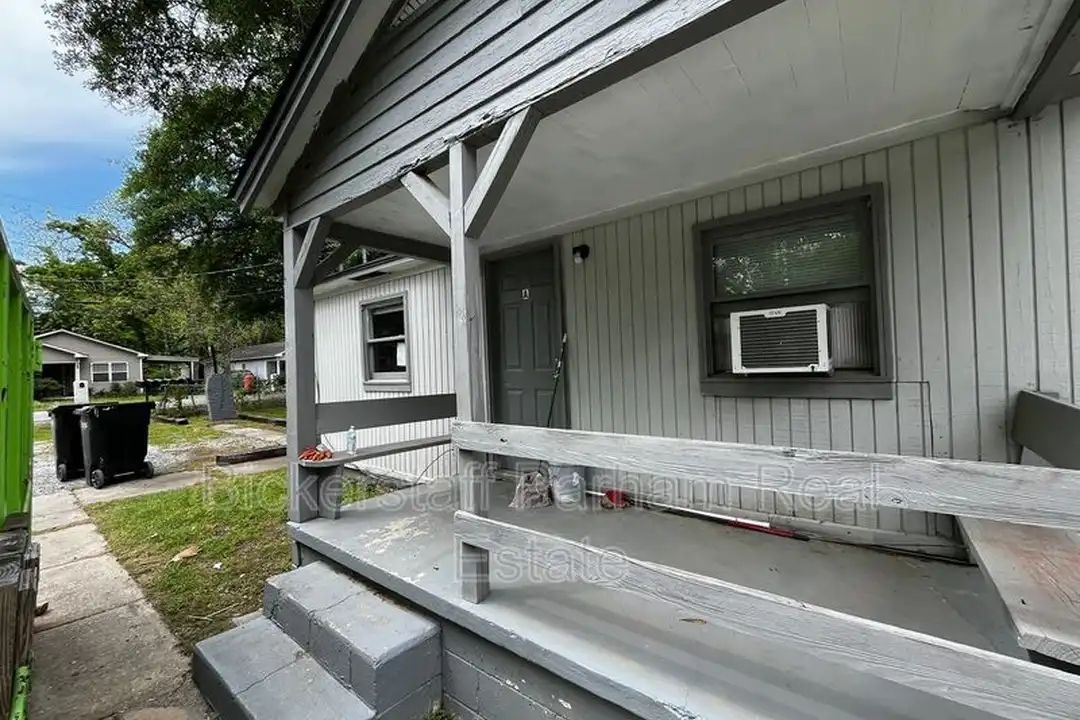 824 Winston Rd unit A – photo 1