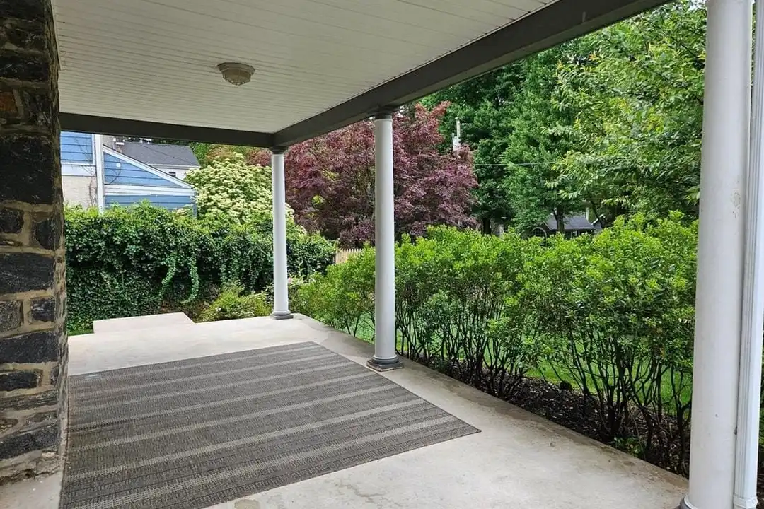 House in Bryn Mawr - View 2