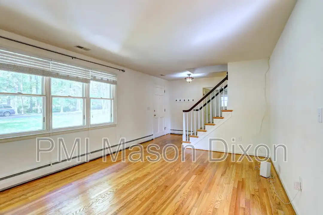 9710 Gwynn Park Dr - View 6