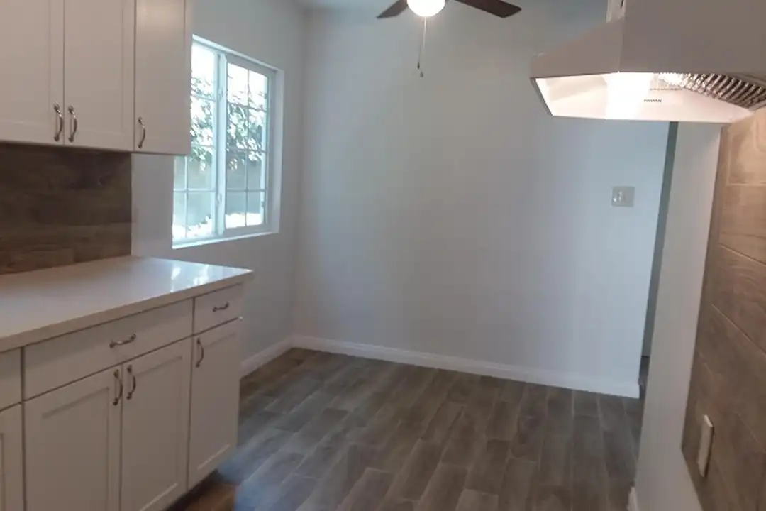 641 Hardin Dr unit 2 - View 4
