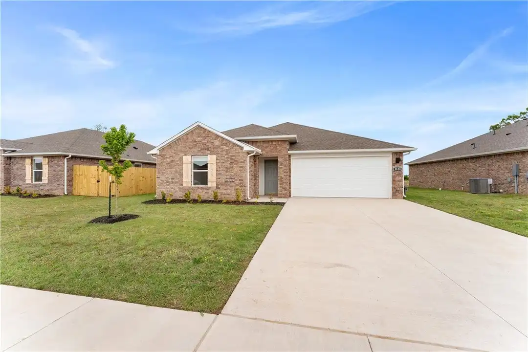 3030 Laredo Ln - View 2