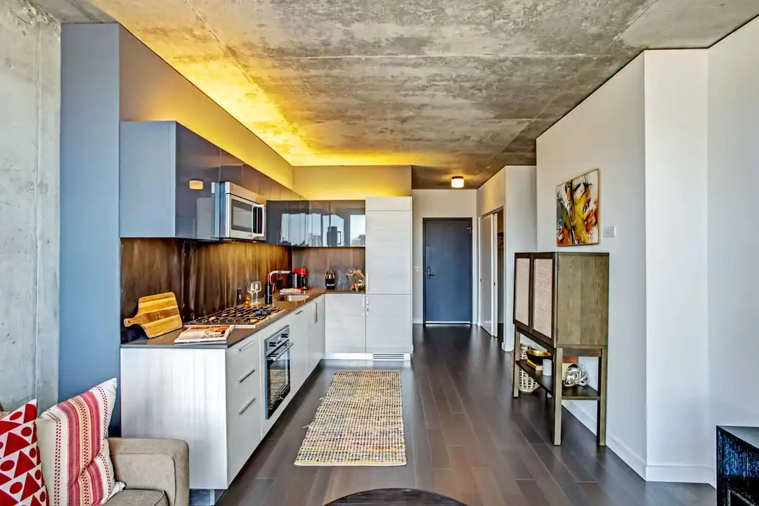 Apartment in North Chicago Township, River North, Near North Side - View 2