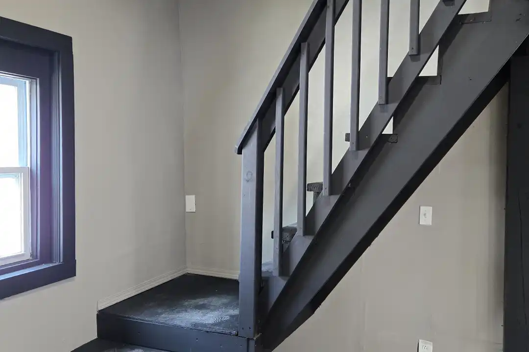 2605 W 18th St – photo 1