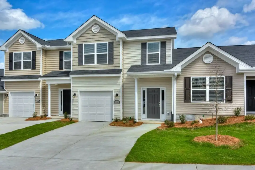 425 Amesbury Dr - View 5