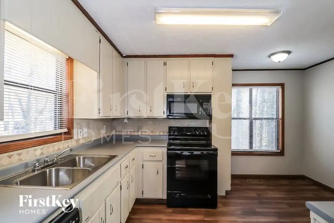 213 Park Ave - View 6