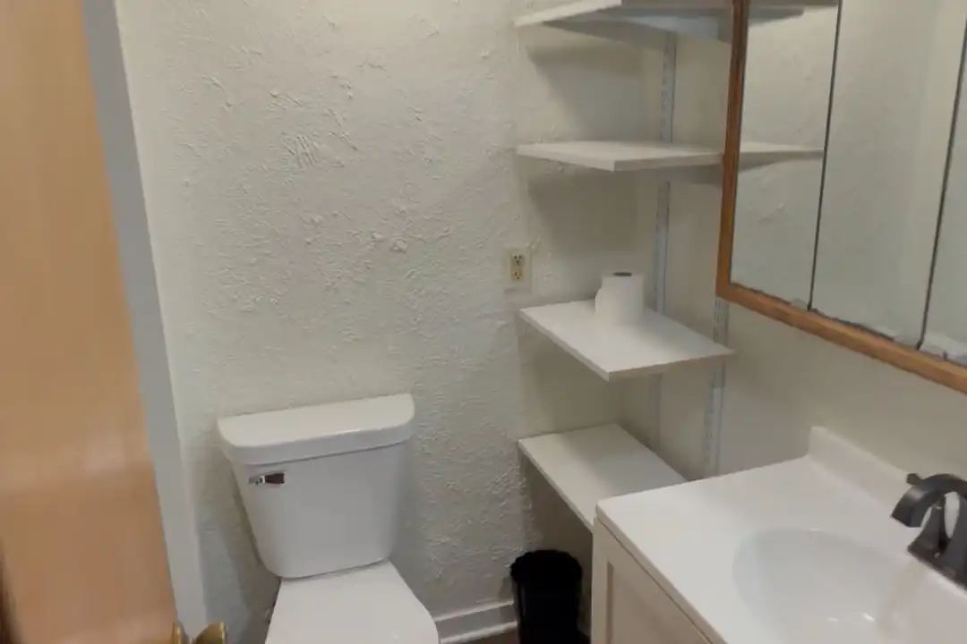 7547 22nd Ave unit Upper north – photo 1 of 11