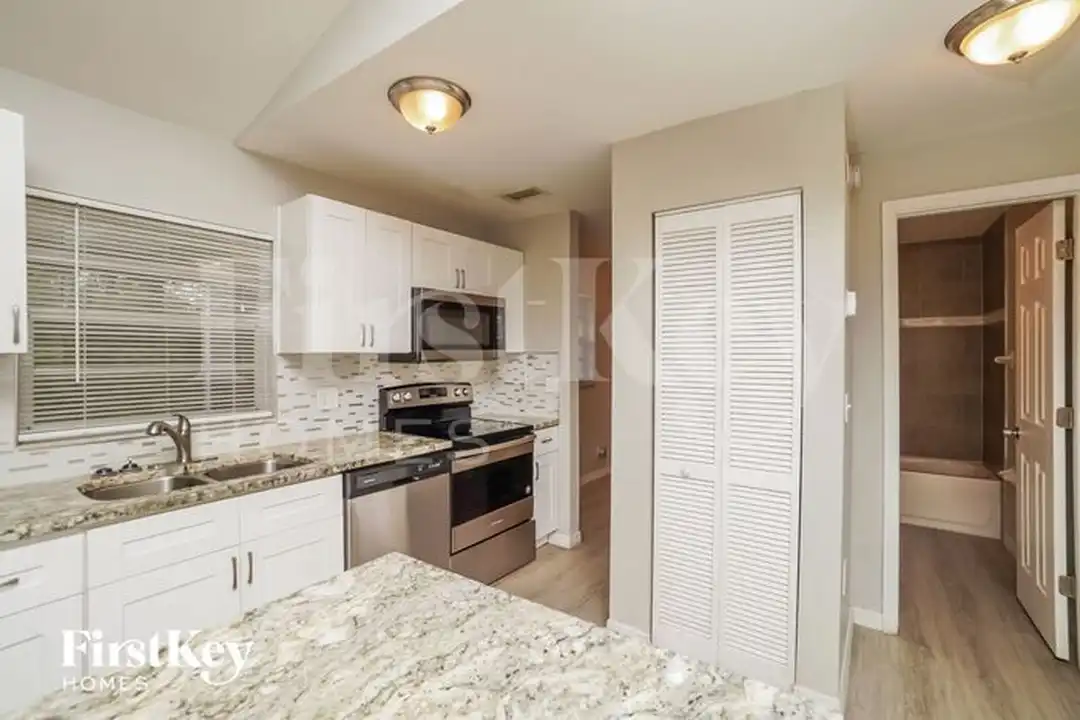 6841 Willits Ave - View 5