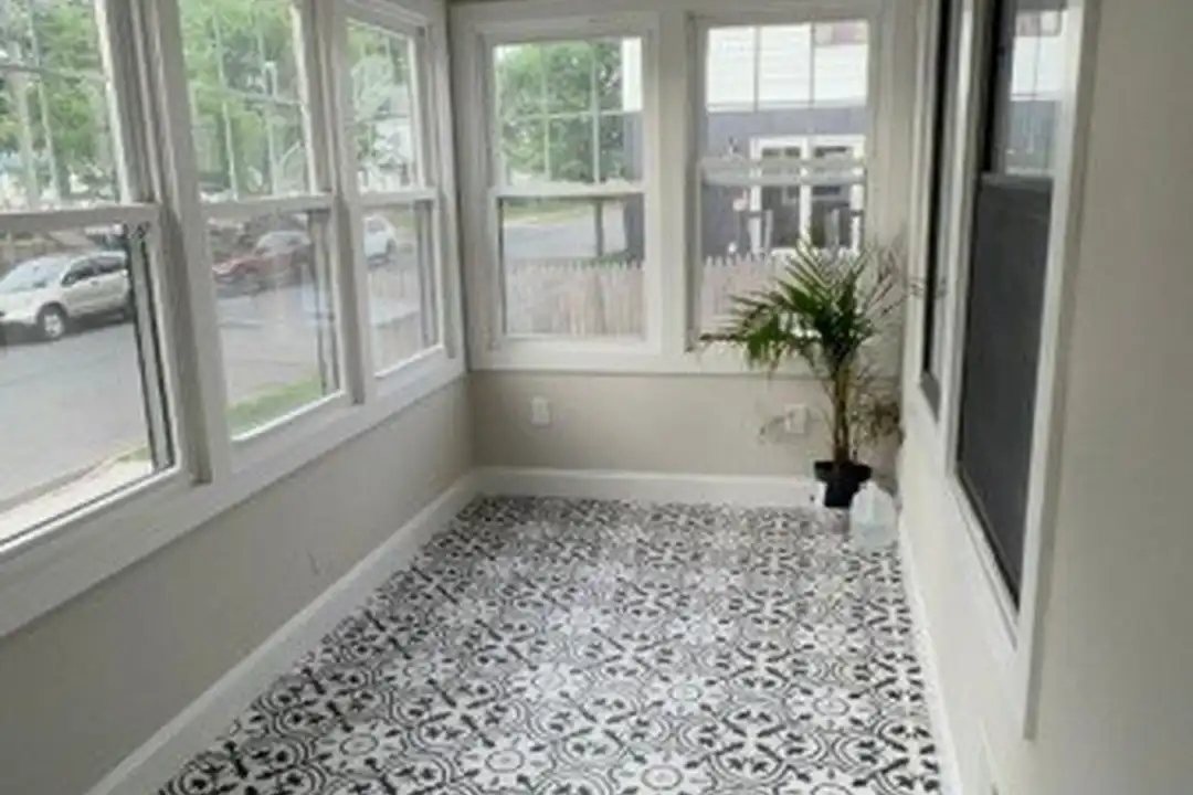 913 Union St #1 - View 4