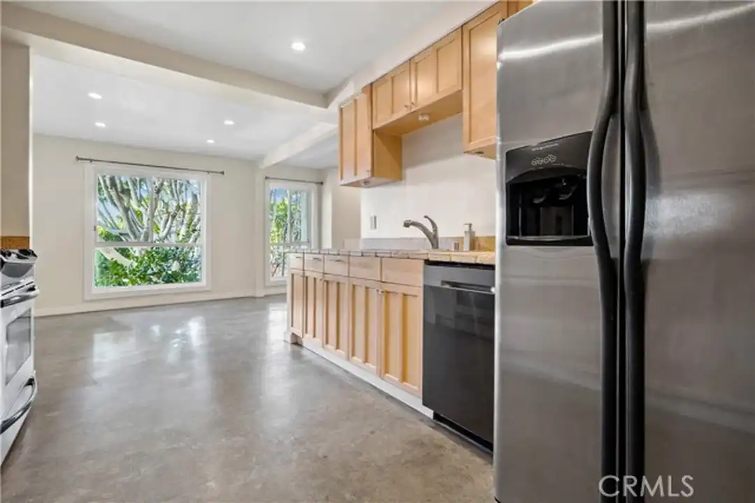 Apartment in West Hollywood - View 5