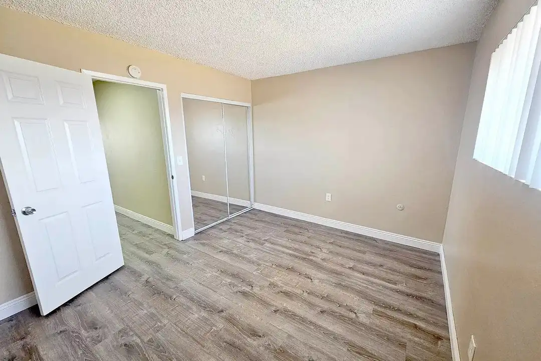 Apartment in San Diego, Little Saigon, City Heights - More