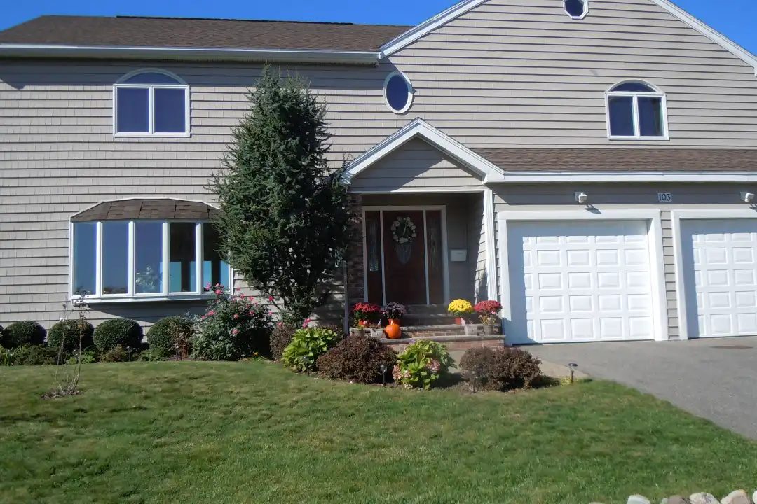 103 Summer St – photo 1