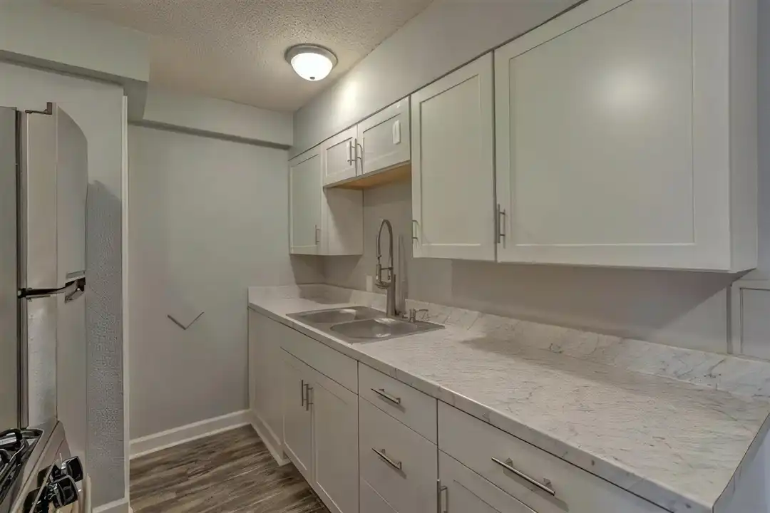 1433 Court Ave - Widok 6