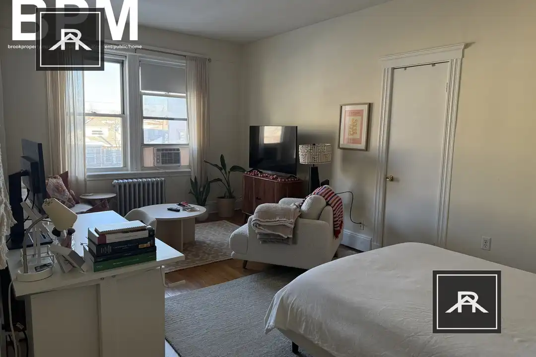 26 Colborne Rd unit 14 - More