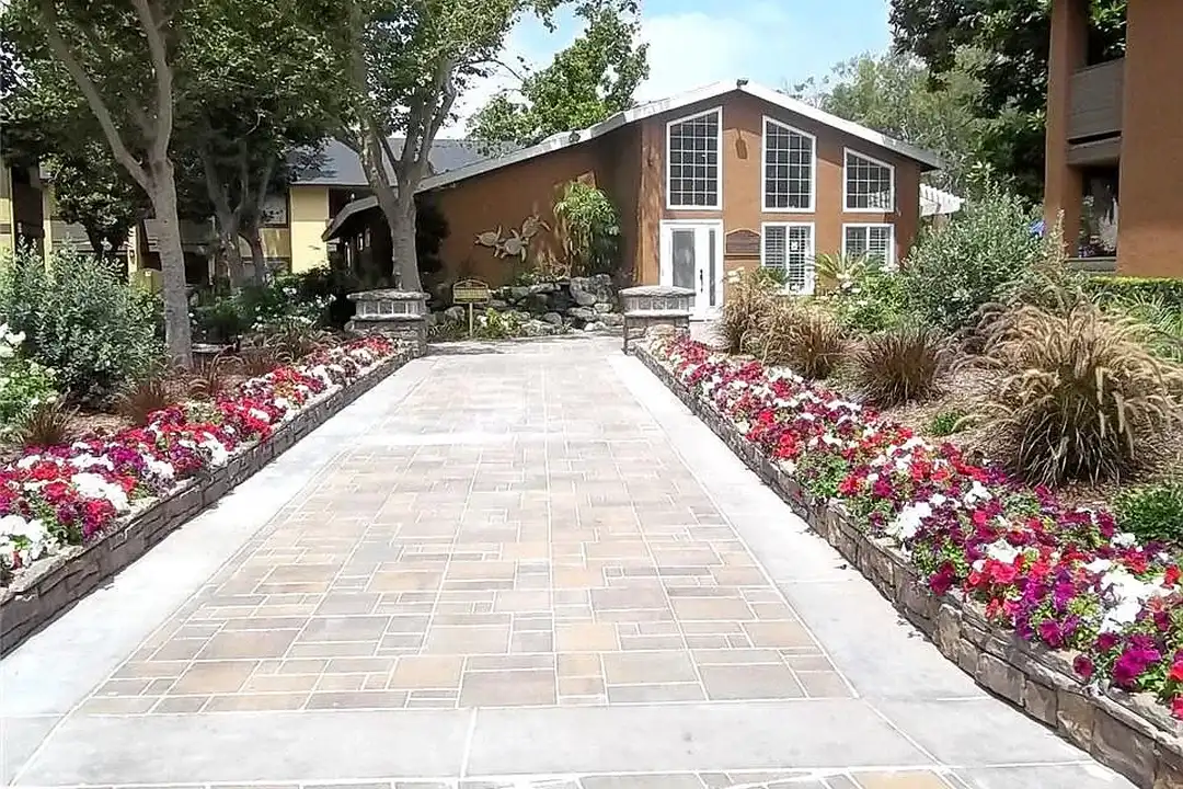 Citrus Gardens Apartments - View 2