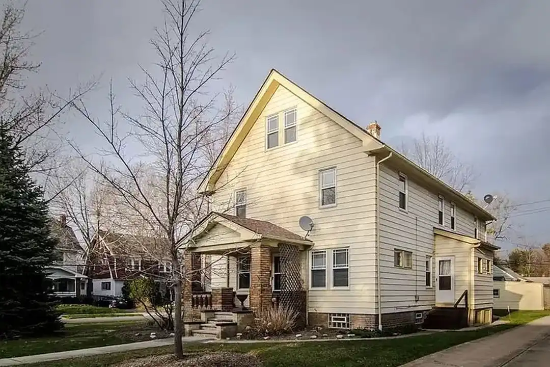 1551 Maple Rd – photo 1