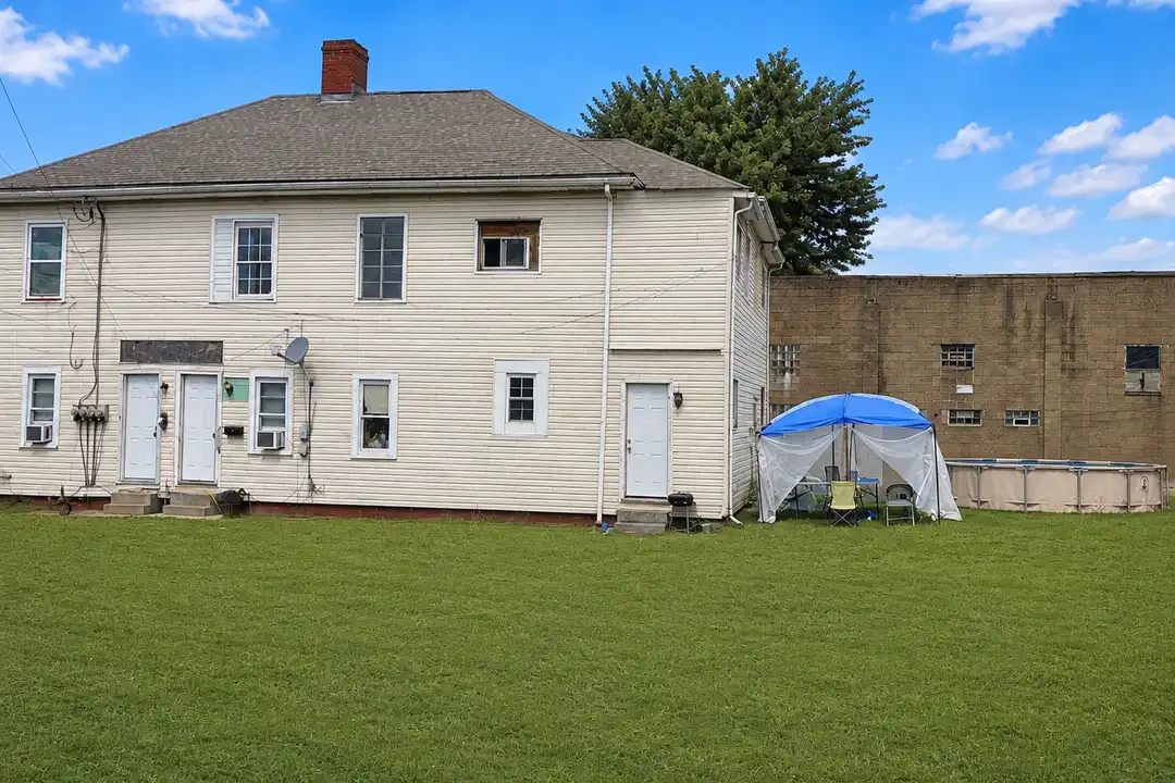 255 S 5th St unit 255 Rear 2 – photo 1 of 28