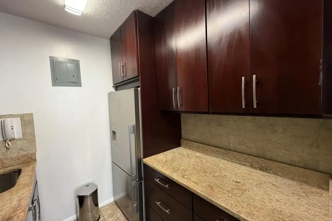 400 E 54th St #6B - View 6