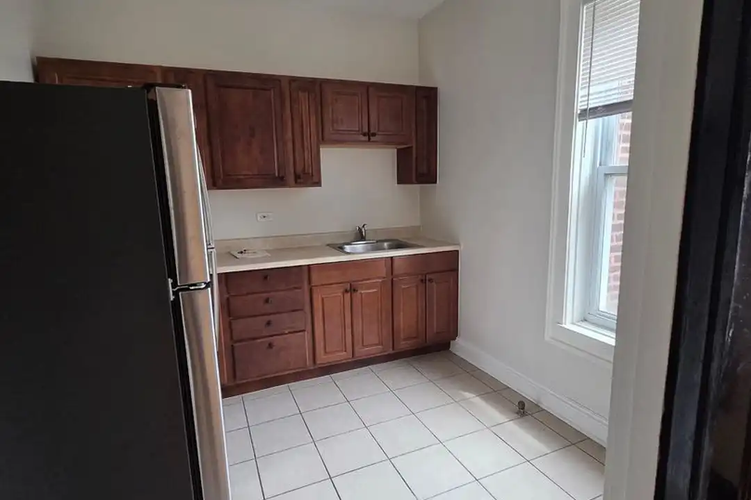 5021 N Damen Ave unit 7 - View 3
