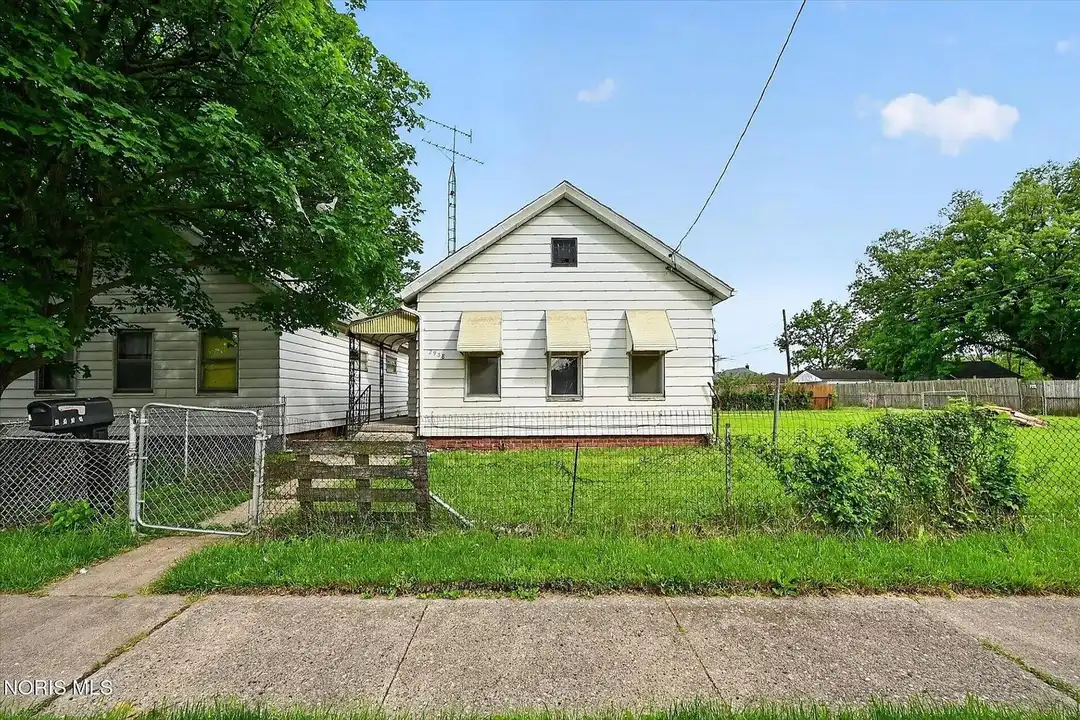 2938 Chase St – photo 1