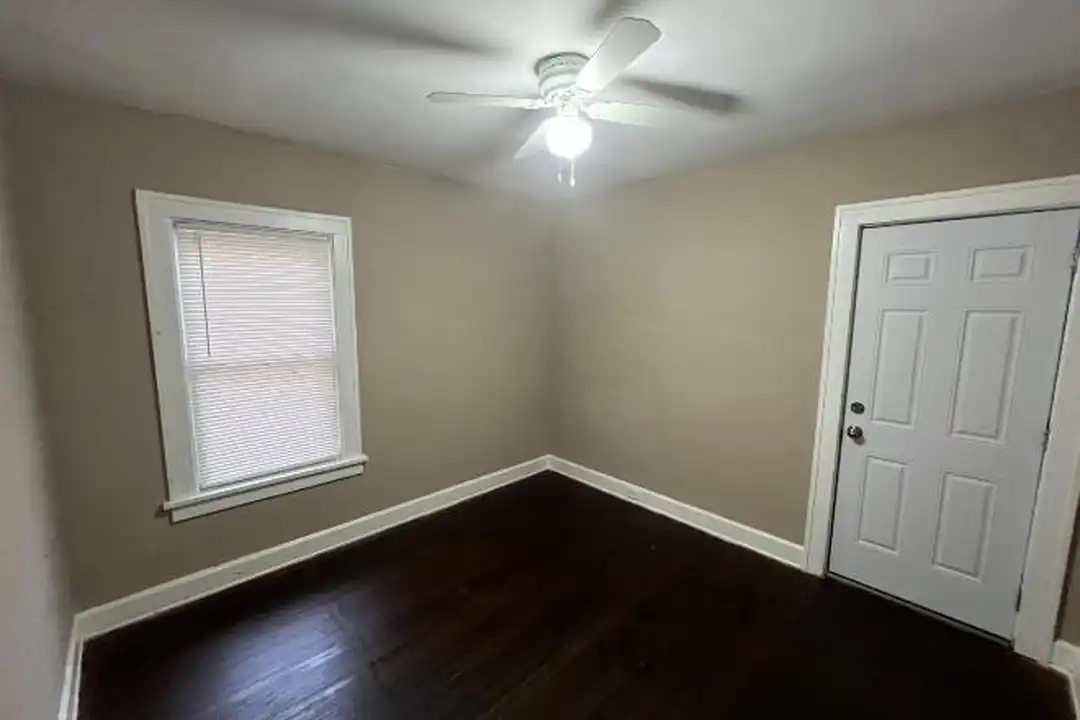872 Helmsdale Rd – photo 1