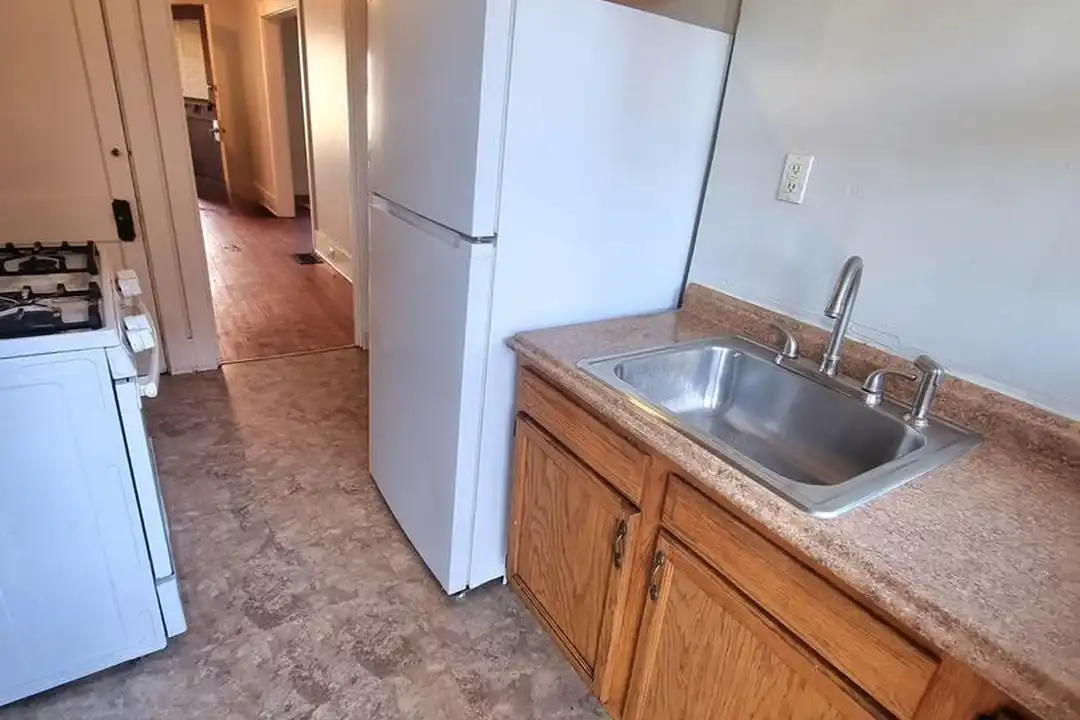 200-222 Laurel Ave unit 207 - View 4