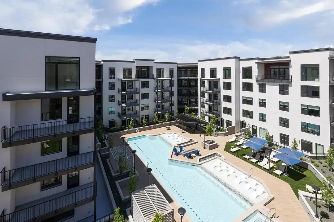 Grandeur Apartments - View 2