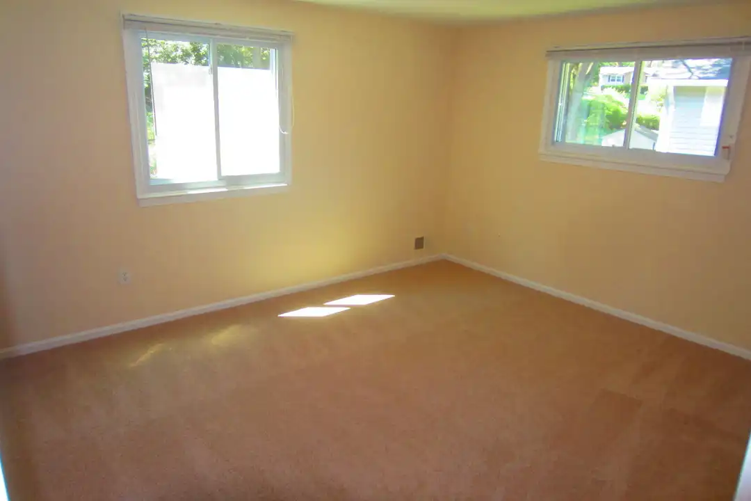4898 Wheatstone Dr - More