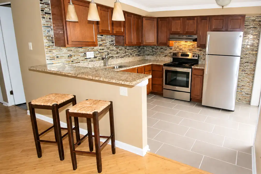 233 5th St unit 11 – photo 1 of 6