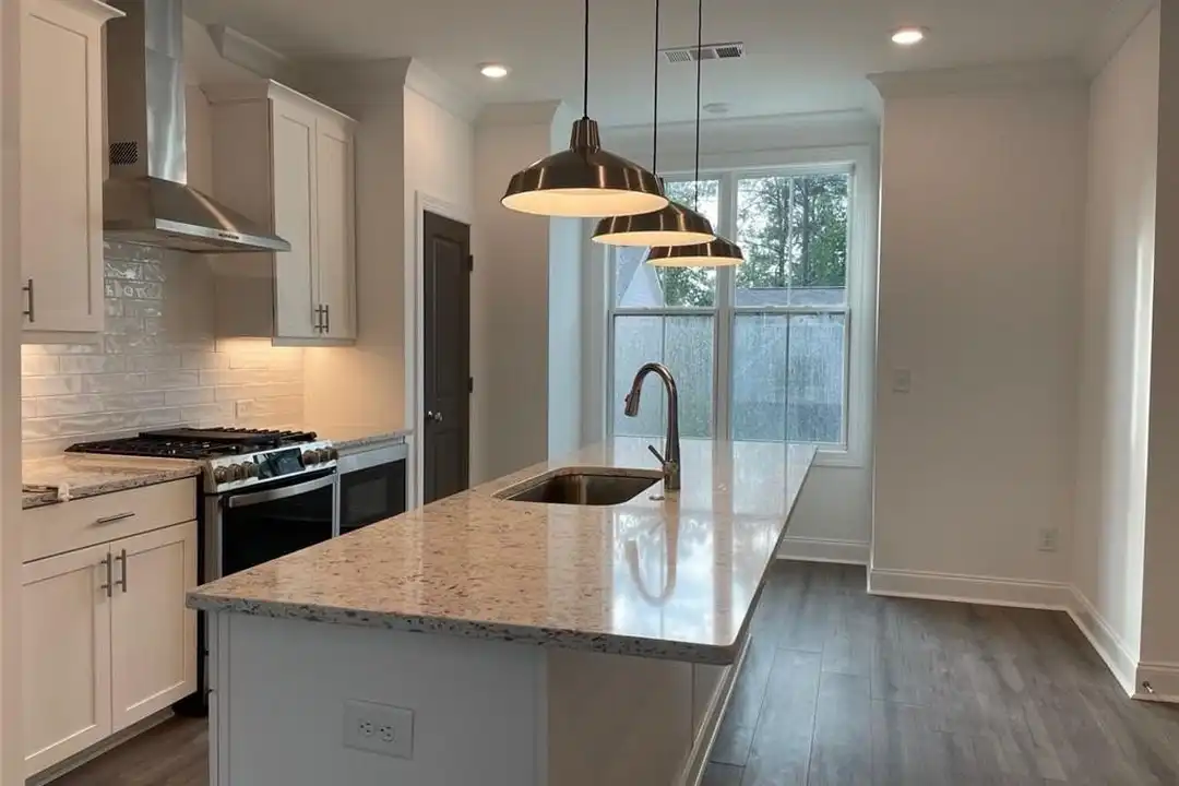 3504 Benedict Pl - More