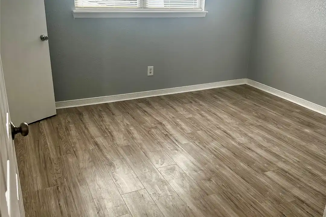 Apartment in Houston, Spring Branch Central - View 2