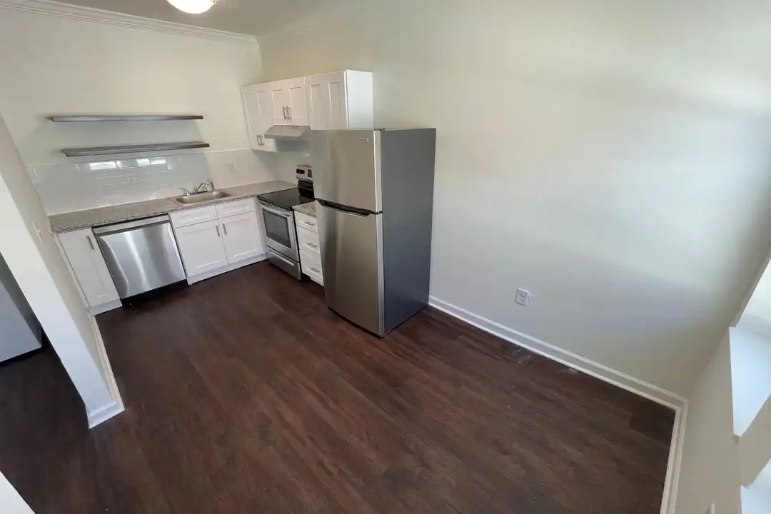 386 Parkway Dr NE unit 306 - View 3