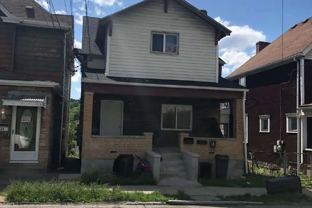 526 Ohio Ave unit # 3 – photo 1 of 6