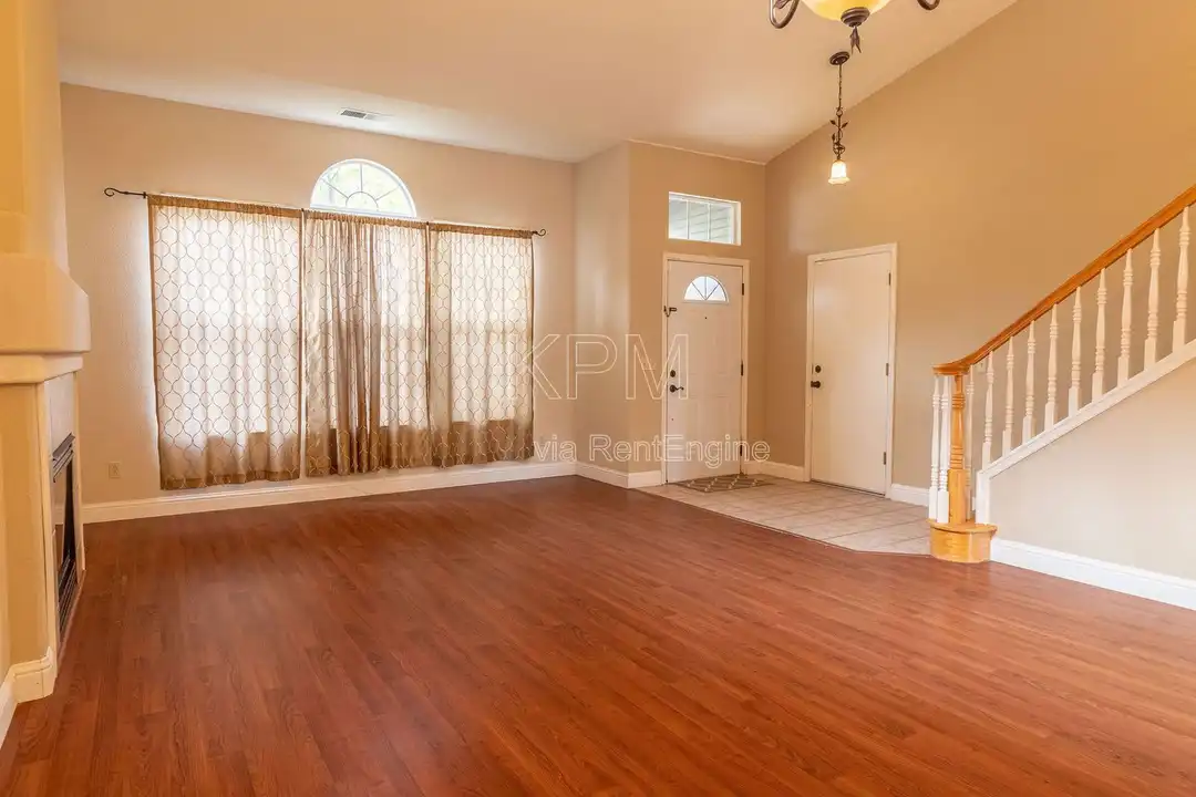 1106 Klemeyer Cir - View 4
