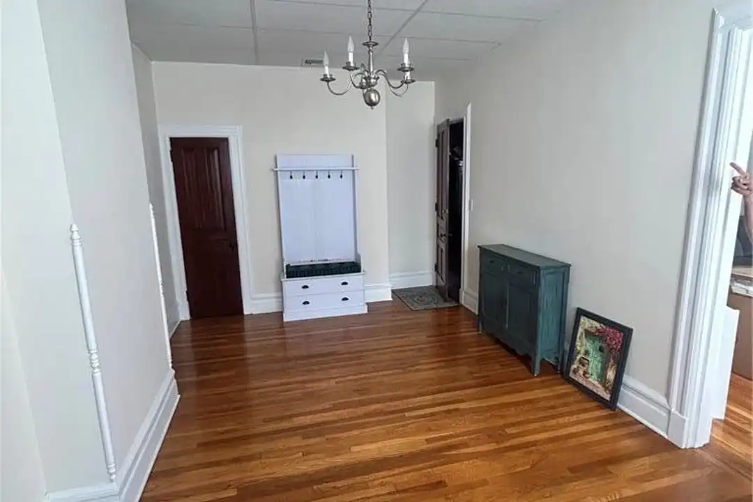 210 E Goepp St - View 2