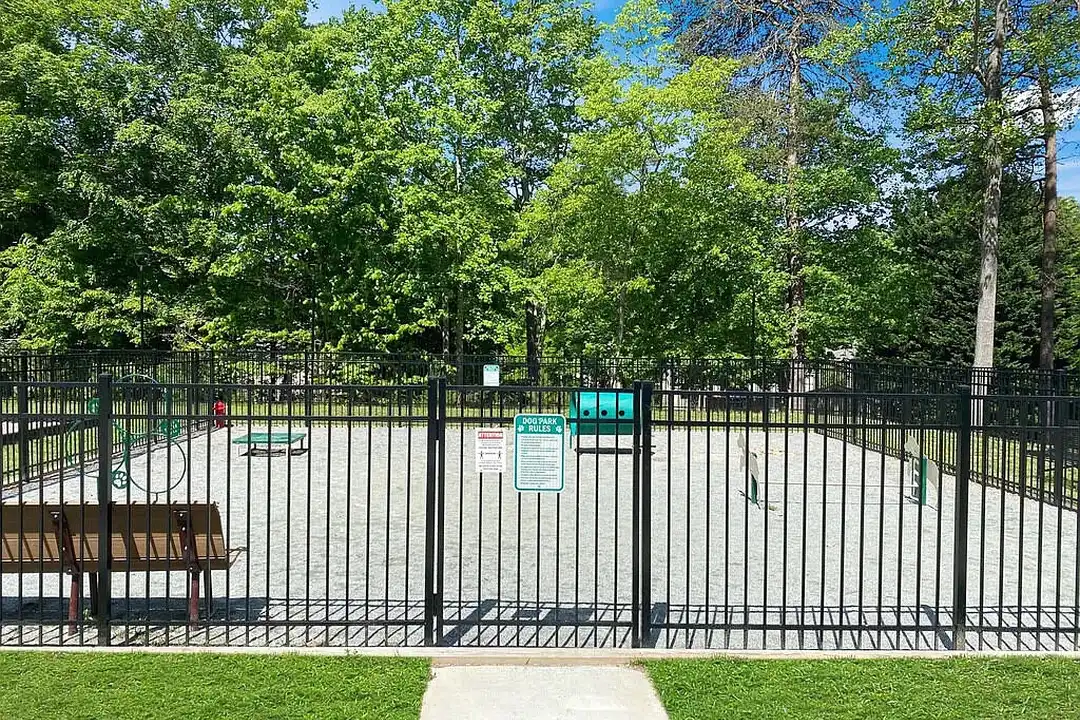 HAMPTONS AT COUNTRY PARK - 4515 Lawndale Dr - Greensboro, NC | Rent.